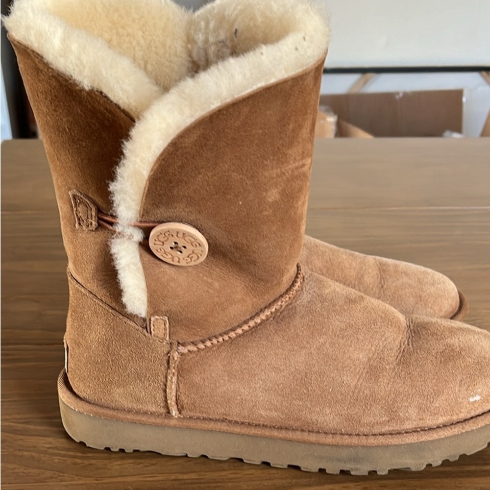 Ugg Bailey Button II